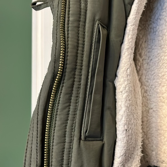 American Eagle Outfitters AEO - Parka with fuzzy shearling lining and hood XS - Picture 9 of 17